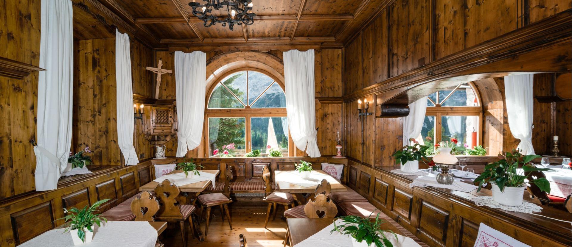 34-hohe-gaisl-saal-danieldemichiel